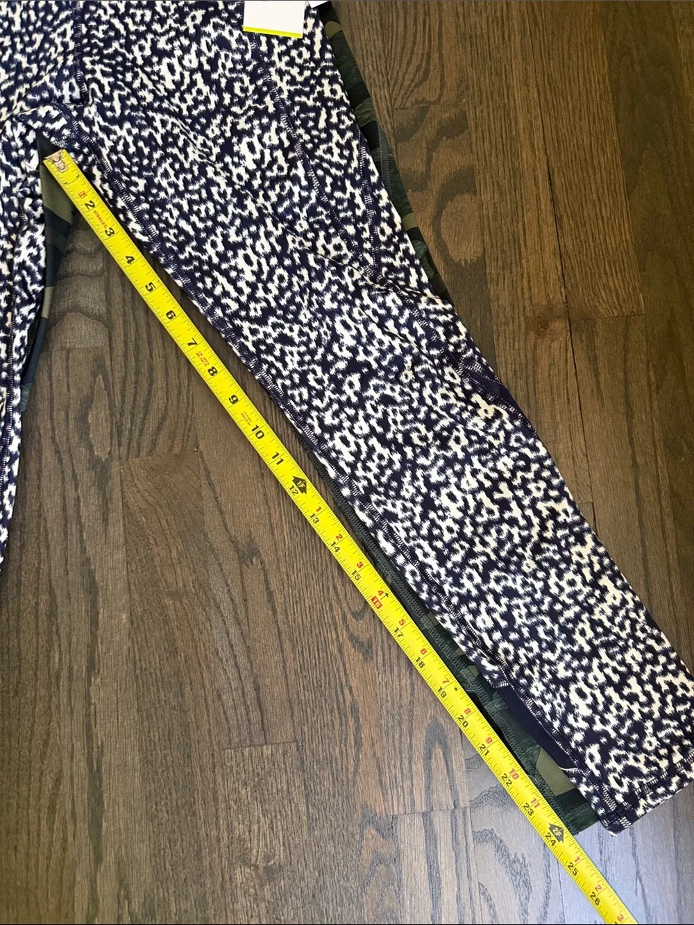 NEW Girls' Old Navy Elevate Leggings - Mid-Rise Go-Dry Bottoms + Bonus Camo Pair